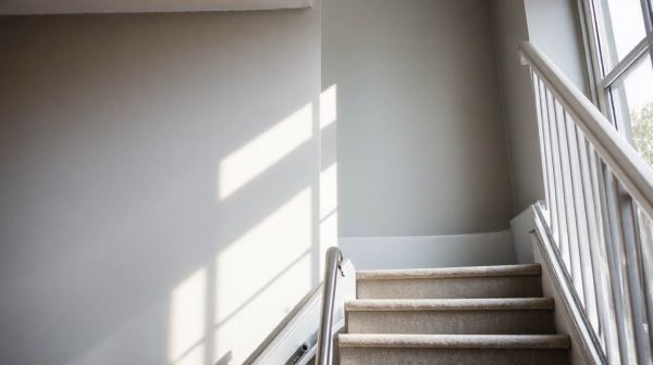 Guide sur les coûts des monte-escaliers : 7 options à considérer